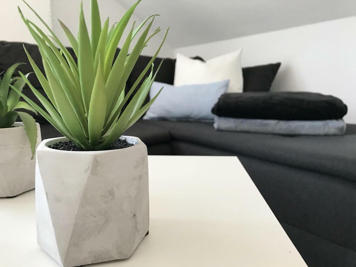 Zollernalb-Apartment Albstadt Bagian luar foto