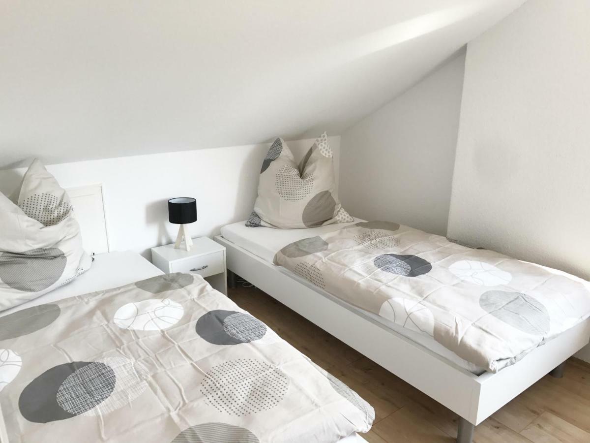Zollernalb-Apartment Albstadt Bagian luar foto